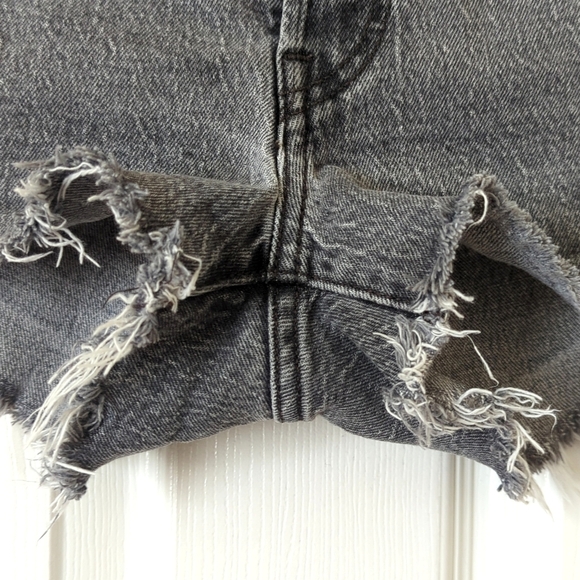 Levi's Premium 501 Classic High Rise Cut Off Raw Hem Button Fly Jean Shorts 25 - Picture 9 of 13